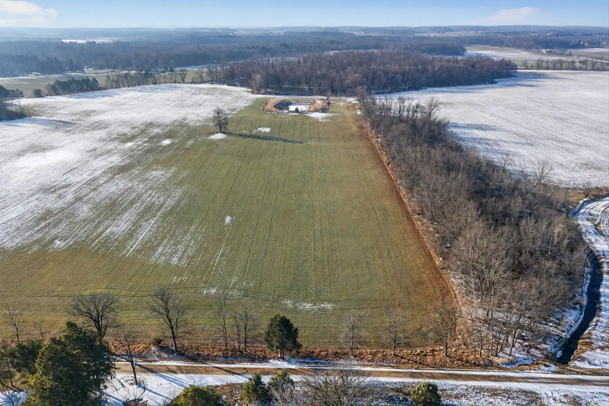 E Chadwick RD, Dewitt, MI 48820 - #1