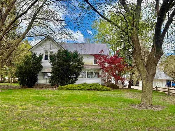 2298 W Hayes RD, Ithaca, MI 48847