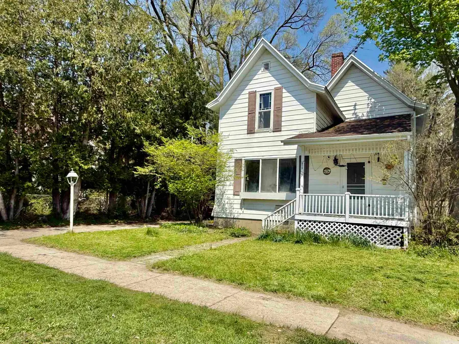 513 Walnut ST, Alma, MI 48801 - #3