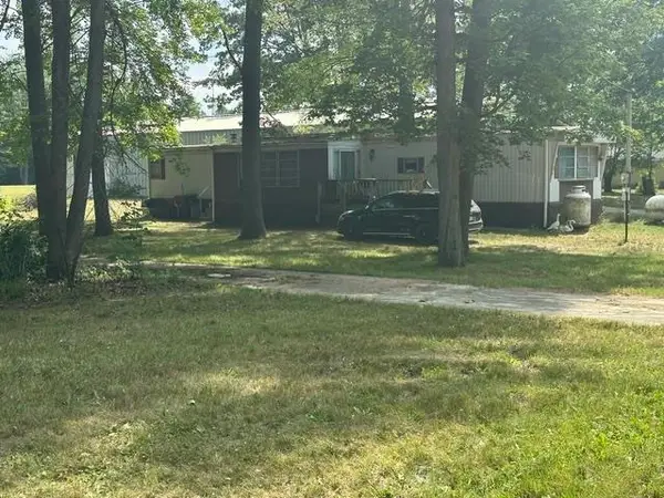 7885 N Airpark RD, Weidman, MI 48893