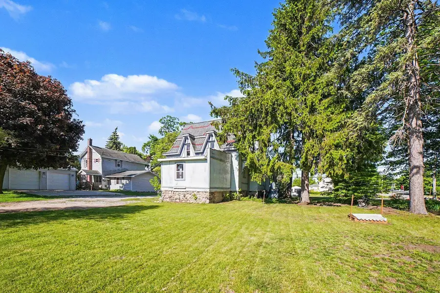 220 N Main ST, Saint Louis, MI 48880 - #2