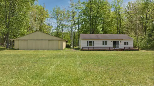 7768 S Airpark, Weidman, MI 48893