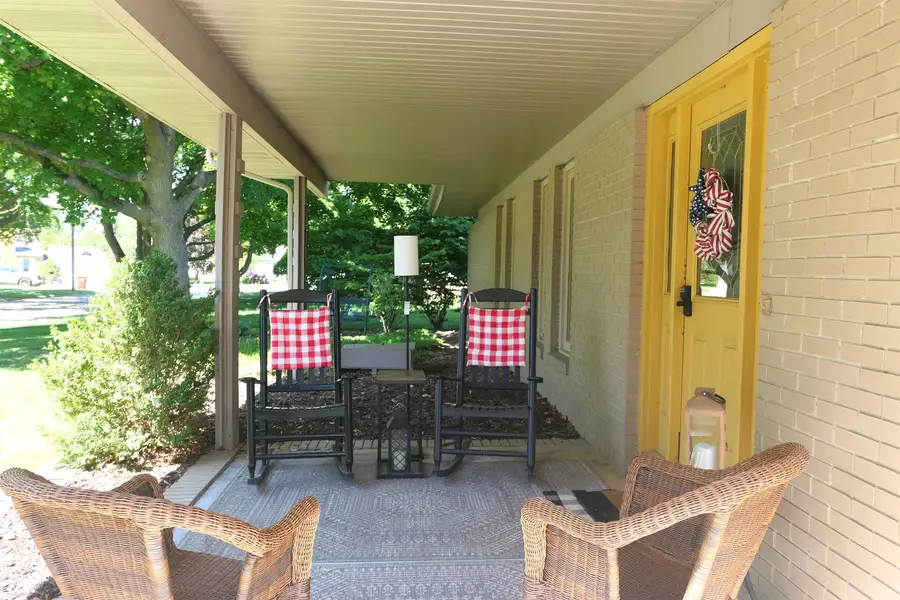 1006 Falkirk RD, Alma, MI 48801 - #3