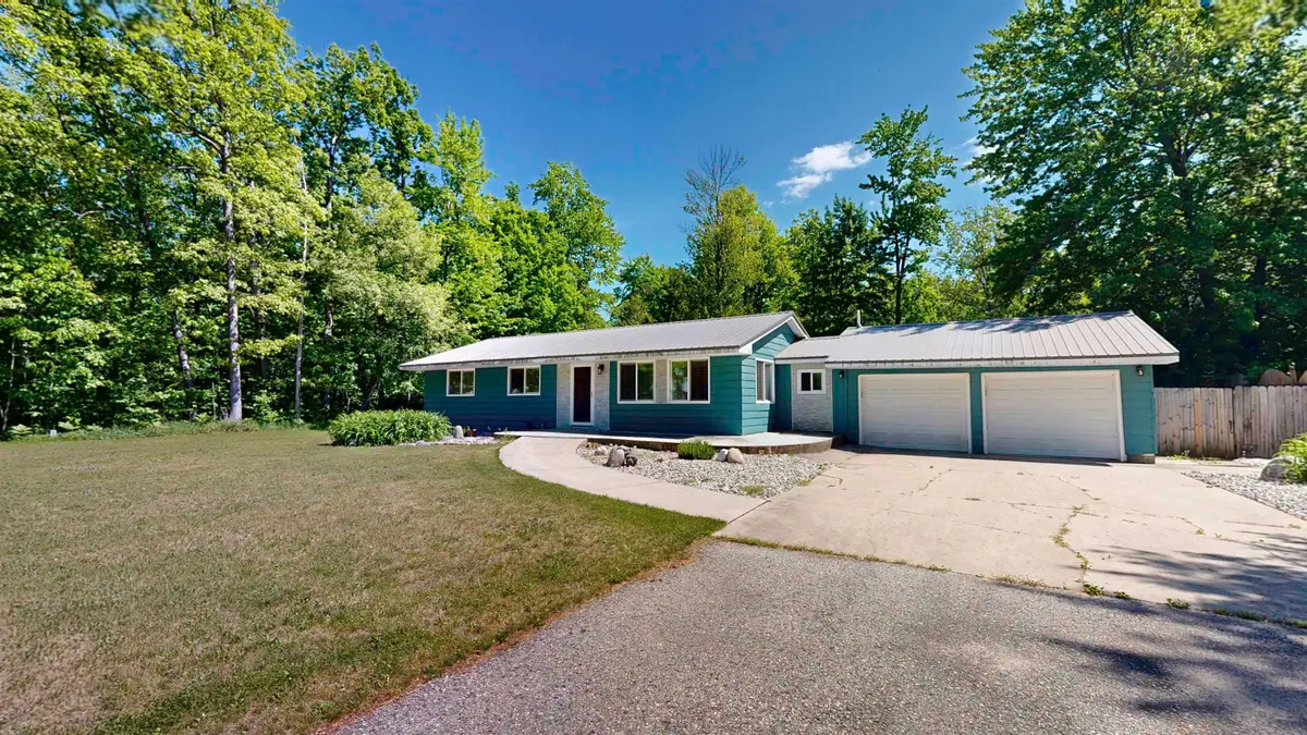 3042 Bischoff RD, Harrison, MI 48625 - #1