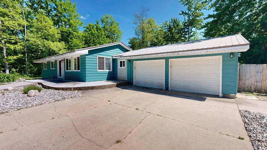 3042 Bischoff RD, Harrison, MI 48625 - #3
