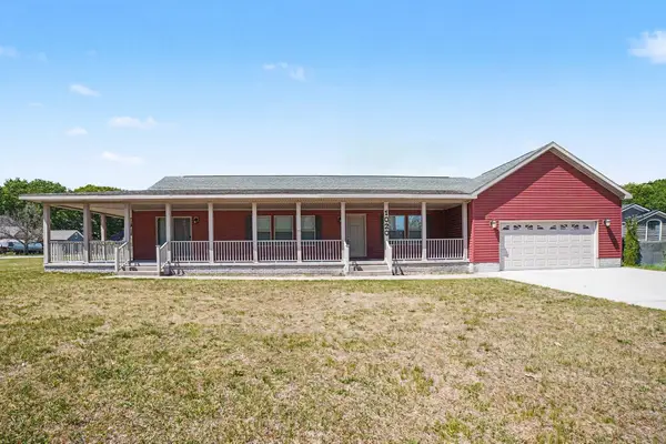 1020 Essex, LakeIsabella, MI 48893