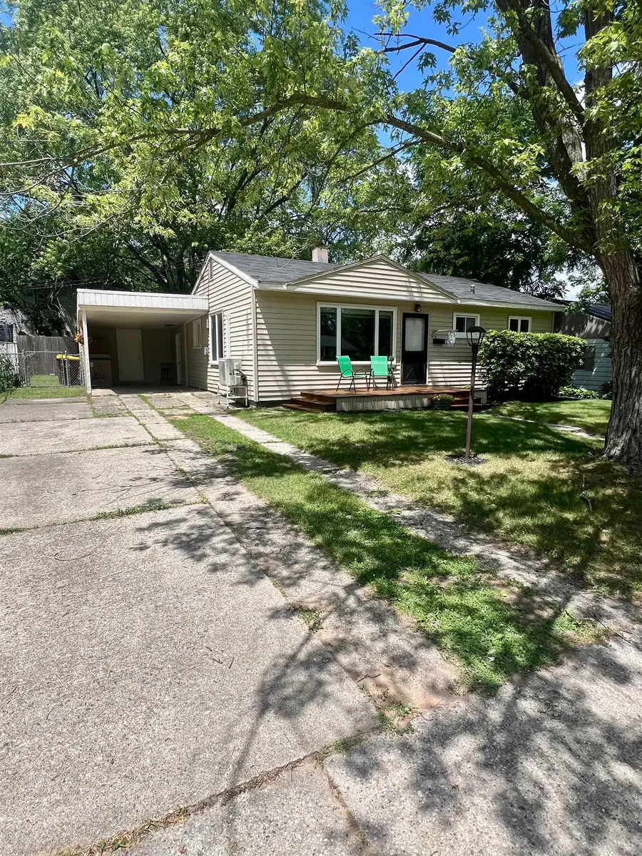 412 Rockingham AVE, Alma, MI 48801 - #3