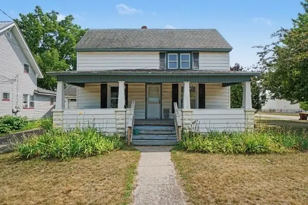 221 W Center, Alma, MI 48801