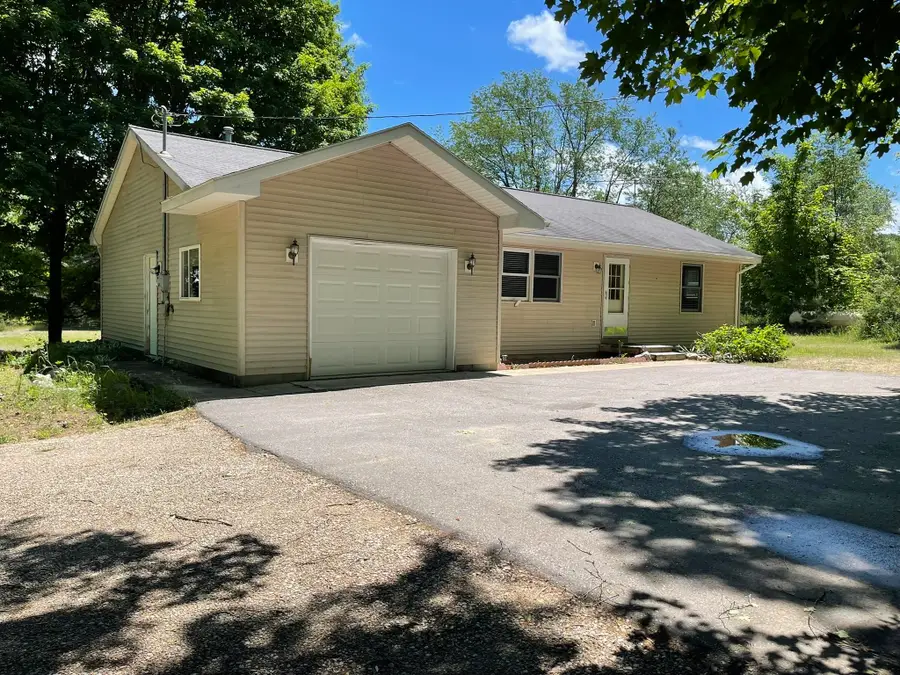 10511 Lake Of The Woods, Alden, MI 49612 - #2