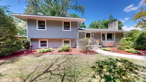 614 W Meadowbrook, Midland, MI 48640