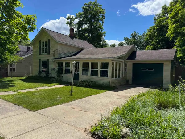 225 N Hayes, Farwell, MI 48622