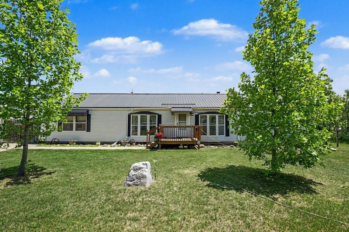 9145 Lydell RD, Farwell, MI 48622 - #1