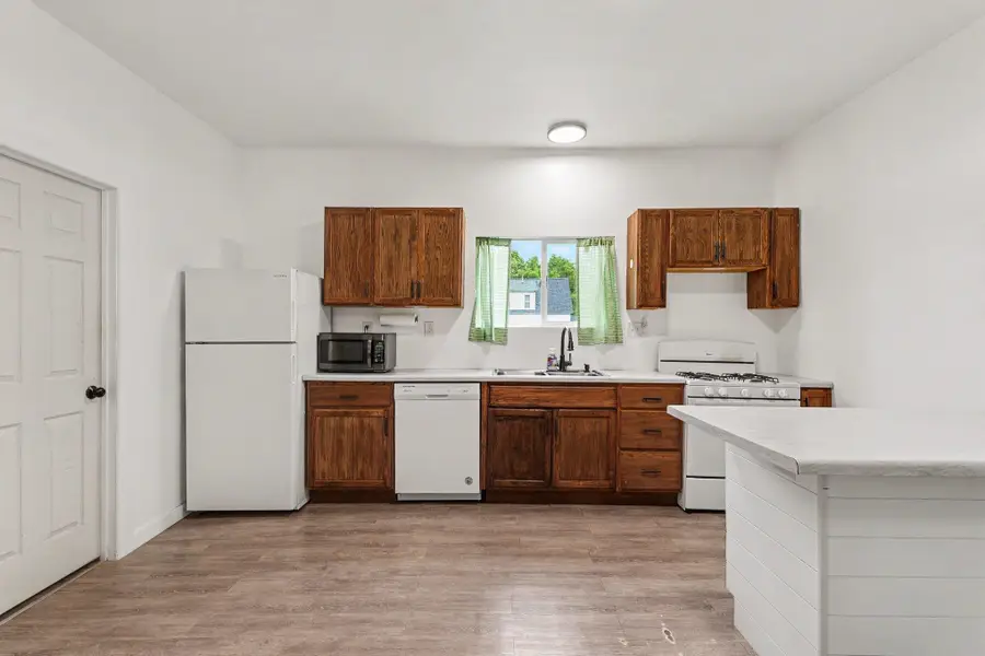 210 S Adams ST, Mount Pleasant, MI 48858 - #2