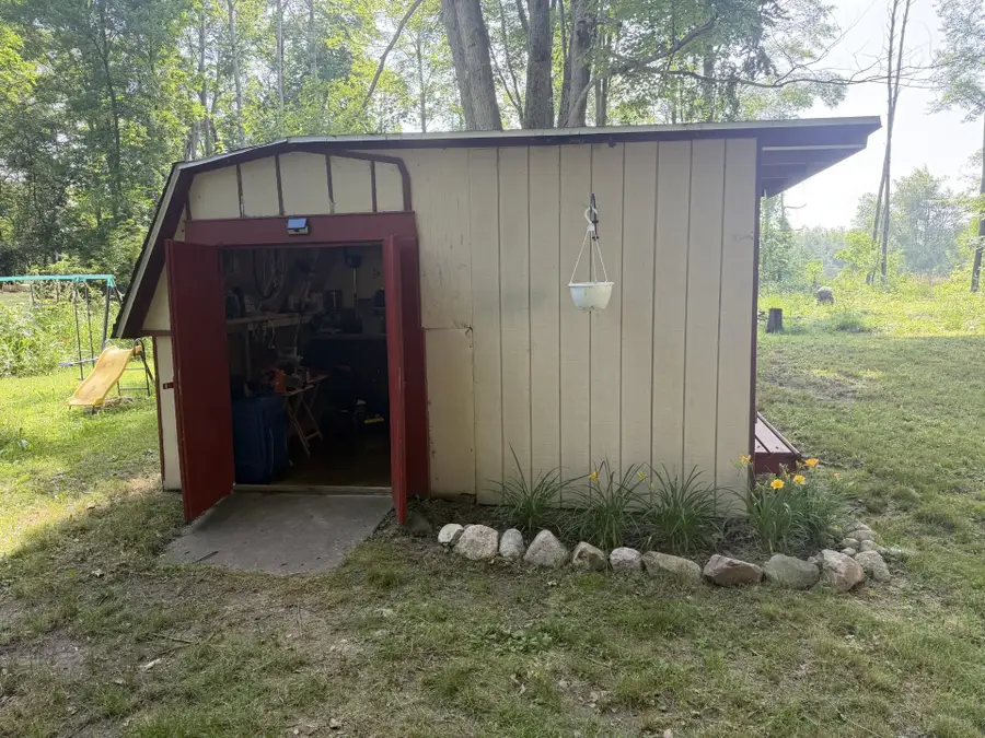 7667 Windoga Lake DR, Weidman, MI 48893 - #3