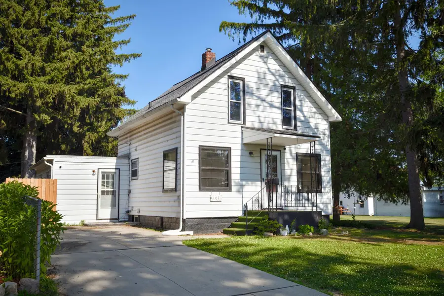 104 Grove AVE, Alma, MI 48801 - #2