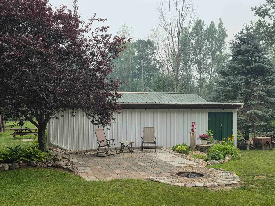 9489 SW Puffer RD, Springfield, MI 49680 - #3