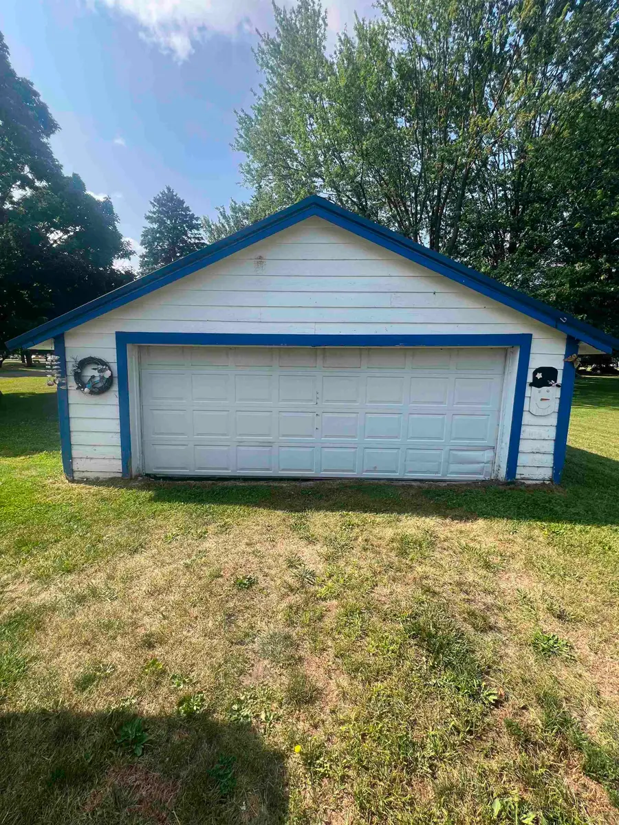 910 E Arcada, Ithaca, MI 48847 - #3