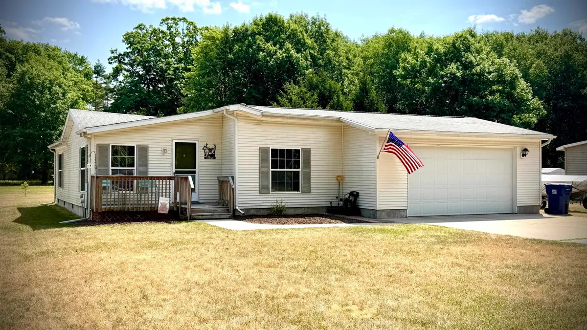 1022 Duquesa, Lake Isabella, MI 48893 - #1