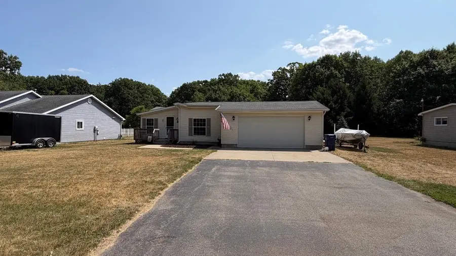 1022 Duquesa, Lake Isabella, MI 48893 - #2
