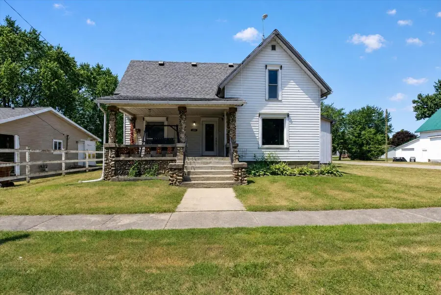 204 S Hodges DR, Perrinton, MI 48871 - #3