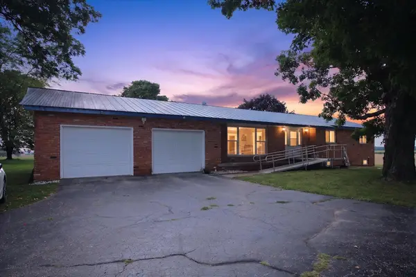1629 N Warner, Sumner, MI 48889