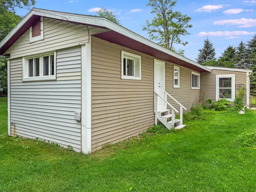 9010 E Edgar, Vestaburg, MI 48891 - #2