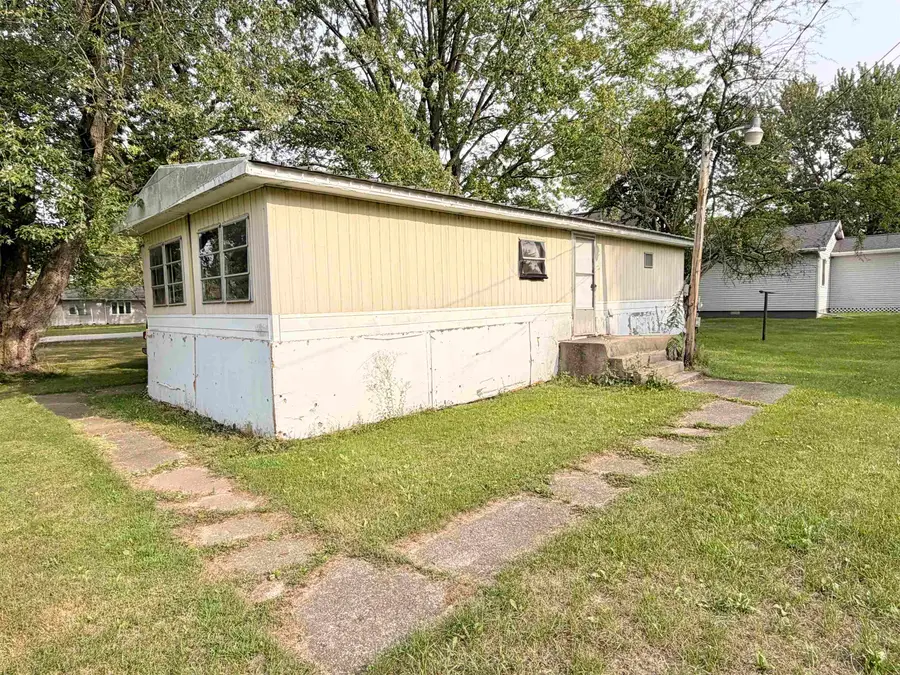 311 N 5th ST, Shepherd, MI 48883 - #2