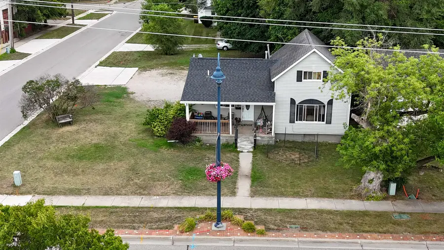 722 & 722 1/2 N Main ST, Mount Pleasant, MI 48858 - #2