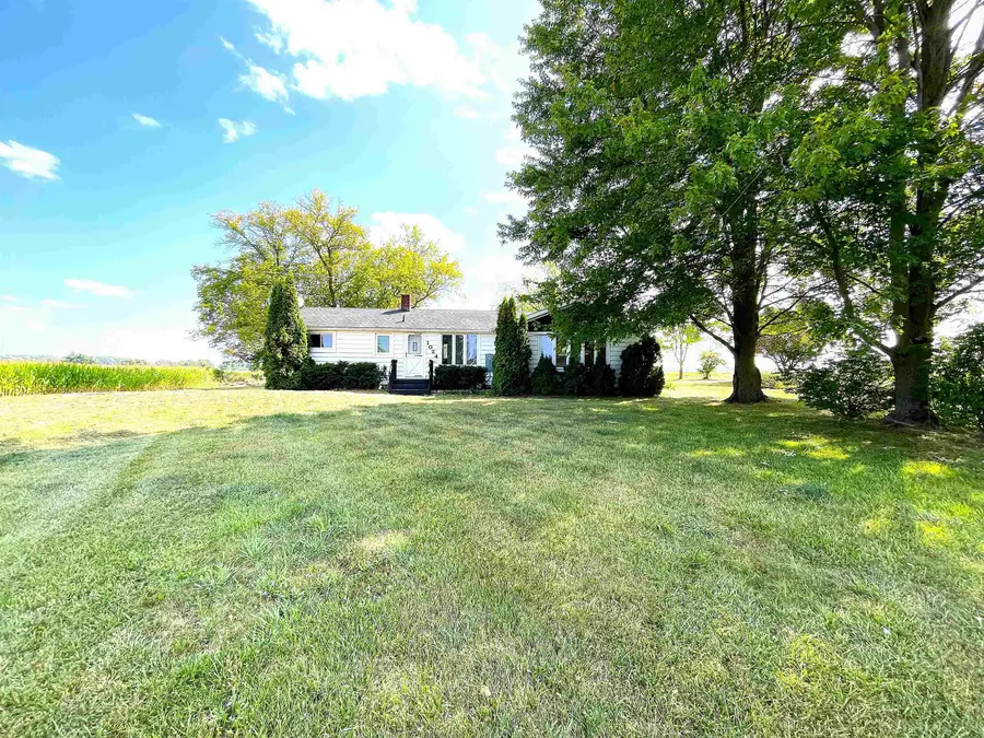 1024 E Weidman RD, Rosebush, MI 48878 - #2