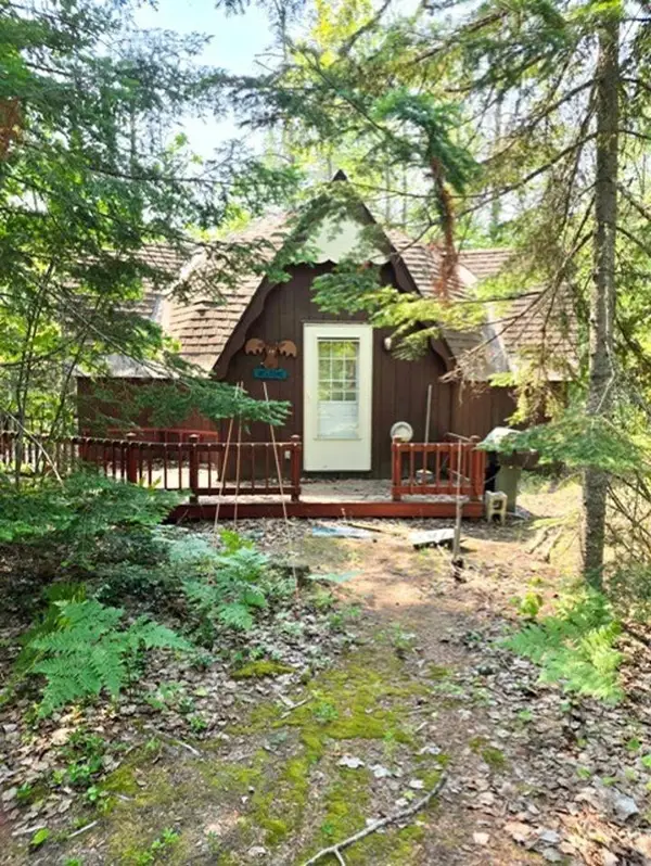 8285 N Beaver, Paradise, MI 49768