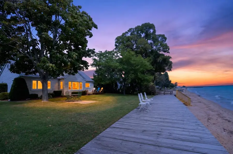 1105 Bay, Tawas City, MI 48763 - #2