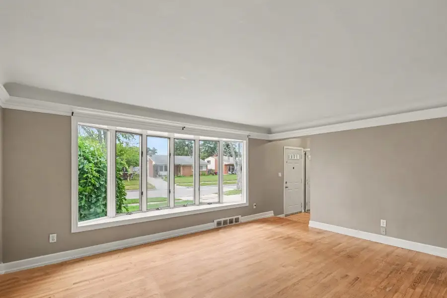 18229 Rainbow, Fraser, MI 48026 - #3
