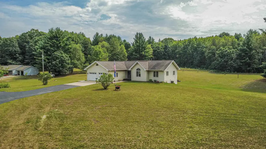 10859 W Blanchard, Blanchard, MI 49310 - #2