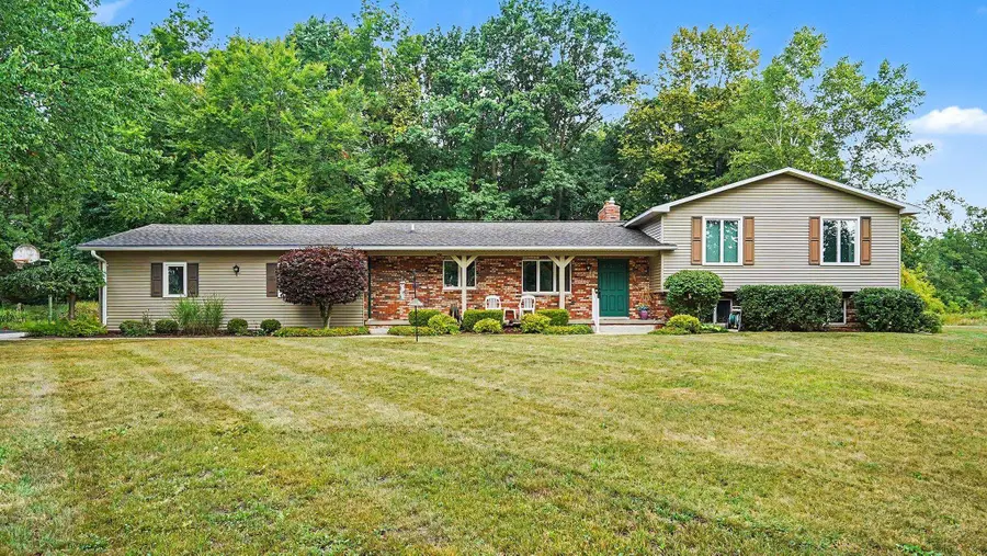 1492 W Bluegrass, Deerfield, MI 48858 - #2