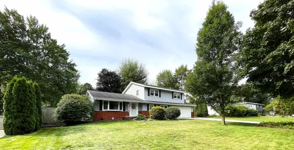 3000 Canterbury, Midland, MI 48642