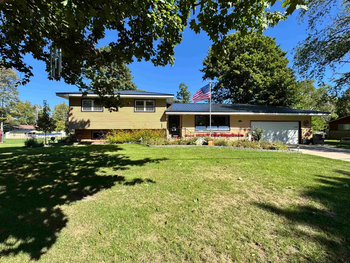 401 Orchard, Clare, MI 48617 - #1