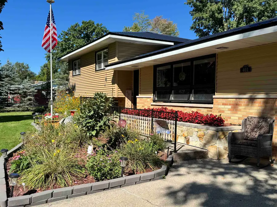 401 Orchard, Clare, MI 48617 - #2