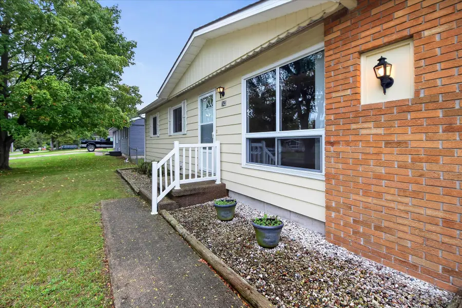 143 W Marshall, Alma, MI 48801 - #3