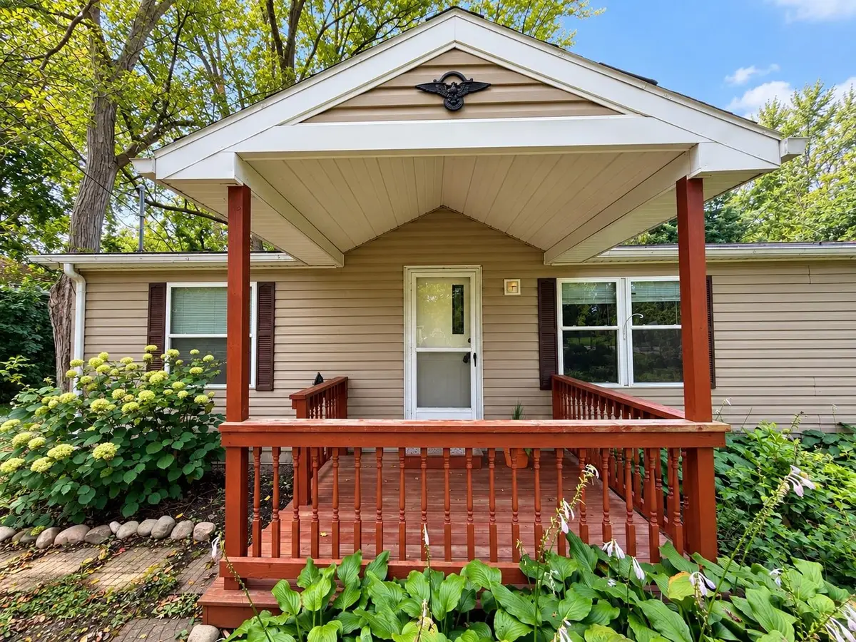 342 E Main ST, Elsie, MI 48831 - #1