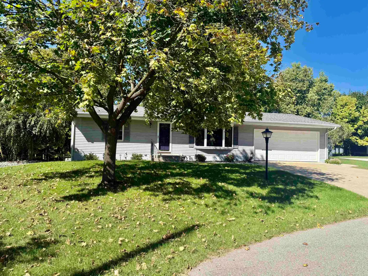 135 Fox PL, Pine River, MI 48880 - #1