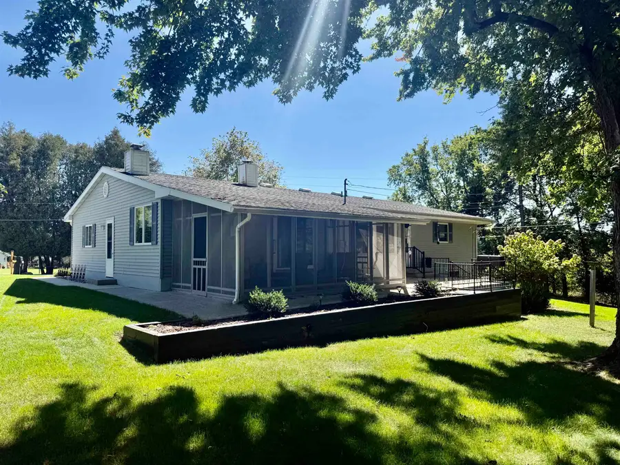 135 Fox PL, Pine River, MI 48880 - #2