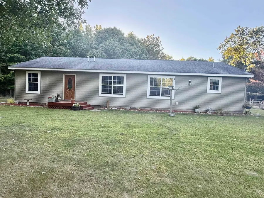587 N Lewis, Shepherd, MI 48883 - #3