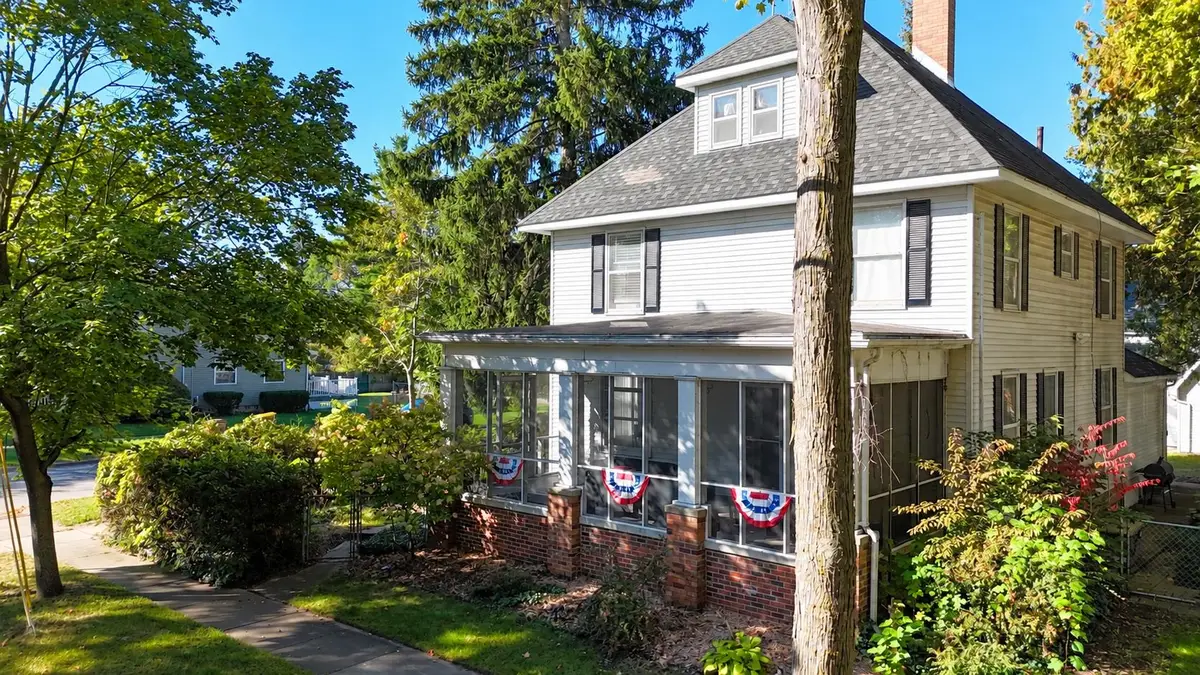 215 E Lincoln ST, Mount Pleasant, MI 48858 - #1