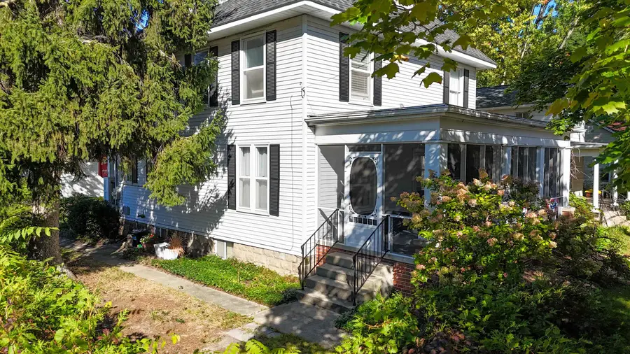 215 E Lincoln ST, Mount Pleasant, MI 48858 - #2
