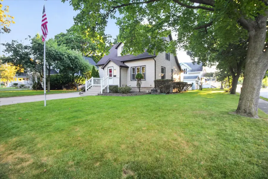 804 N River AVE, Alma, MI 48801 - #3