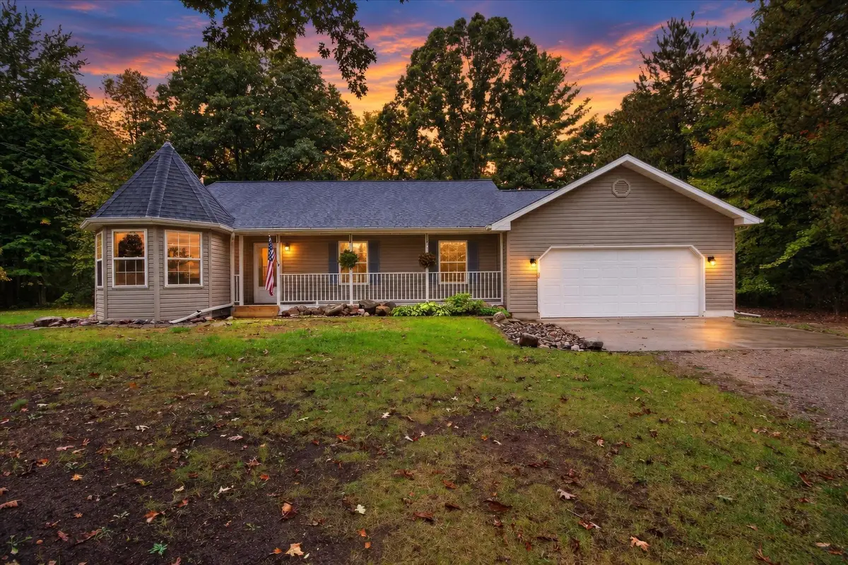 4325 W Tyler RD, Alma, MI 48801 - #1