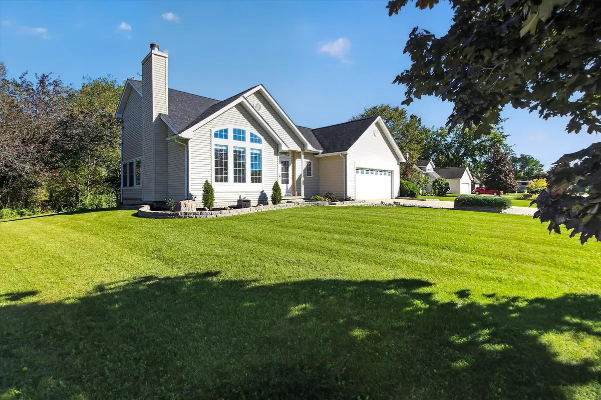 317 Red Maple, Shepherd, MI 48883 - #1