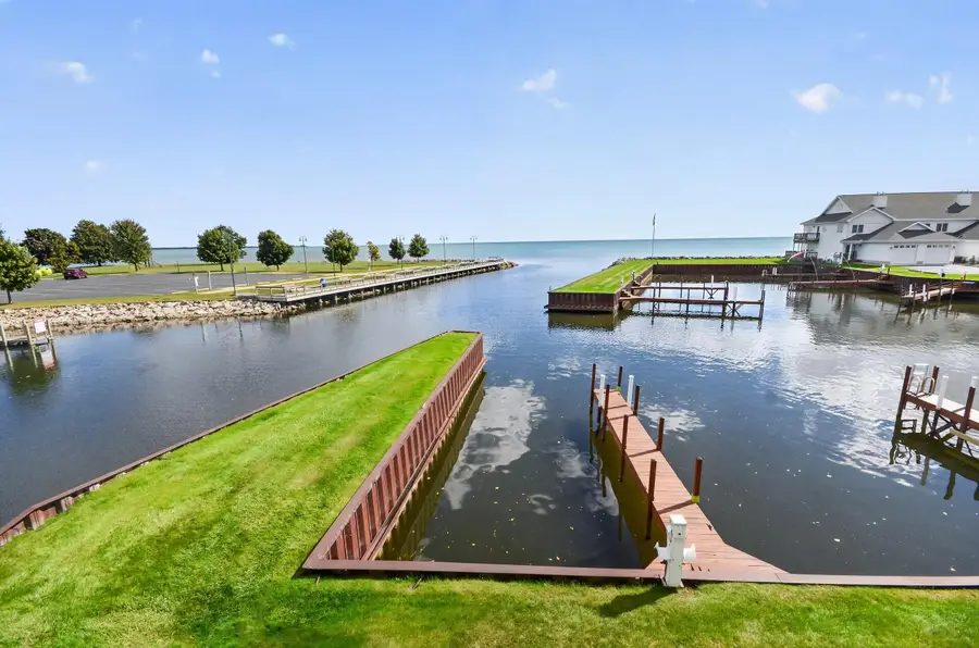 907 W Lake ST, Tawas City, MI 48763 - #3