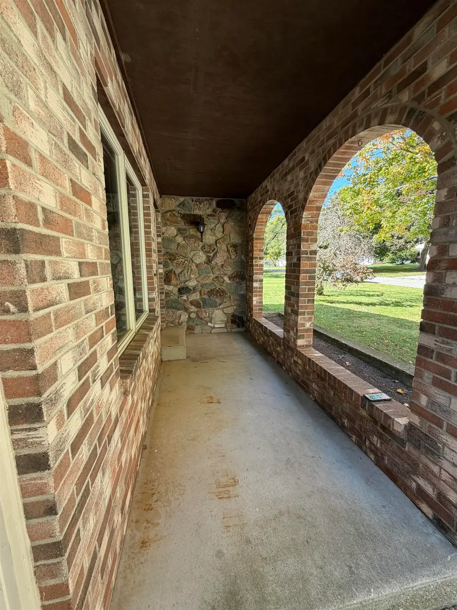 623 Mill ST, Alma, MI 48801 - #2