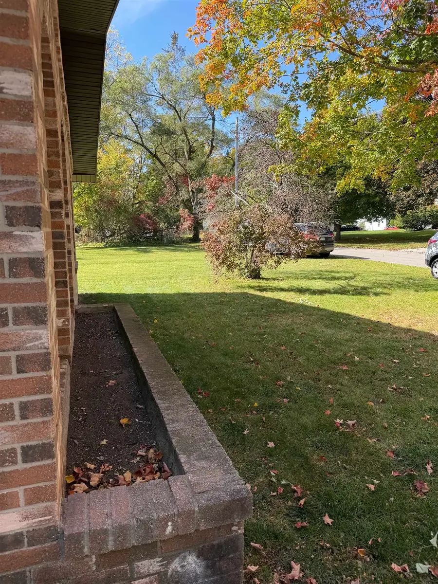 623 Mill ST, Alma, MI 48801 - #3